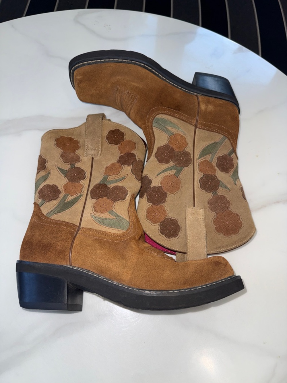 Ariat cowboy boots - Picture 7 of 12